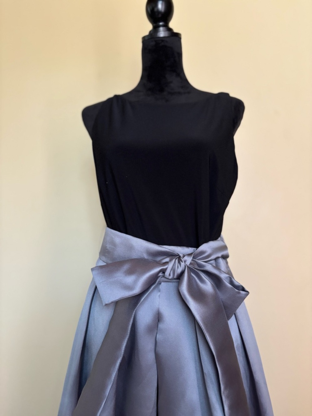 Lauren Ralph Lauren High-Low Fit & Flare Dress in Black and Gray 12 Quiet Luxury - Picture 7 of 14